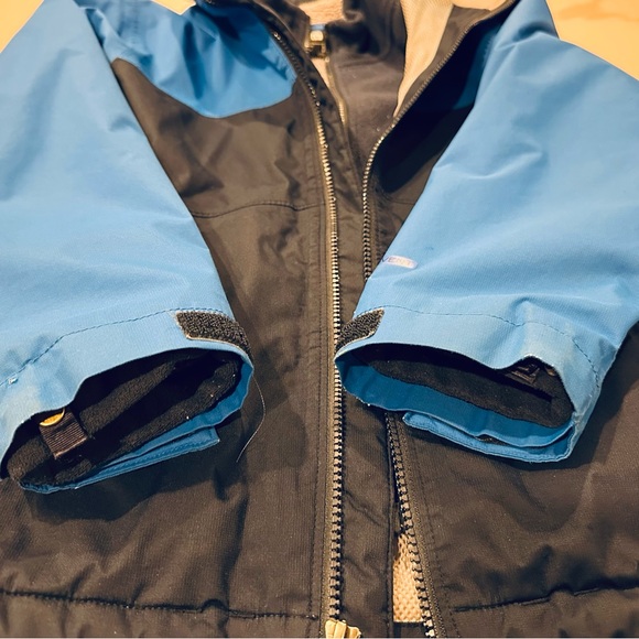 The North Face Triclimate 3 in 1 HyVent Coat: Boys Size 7/8 - Picture 5 of 5